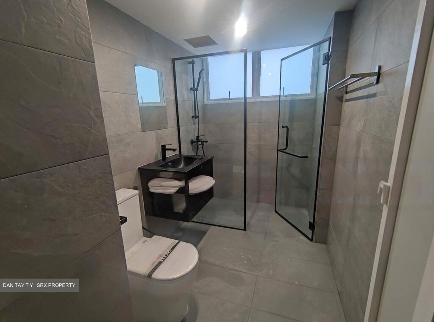 Lakeview Estate (D20), Apartment #458746031